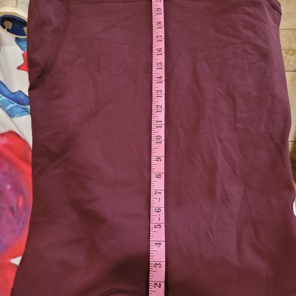 Lululemon top - Picture 8 of 9